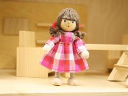 ドールハウス用ミニチュア人形-女の子|ヘアビック社(ドイツ)